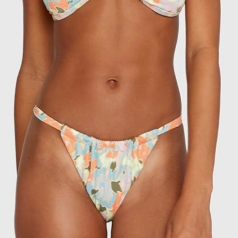 NWT Floral Bikini RVCA